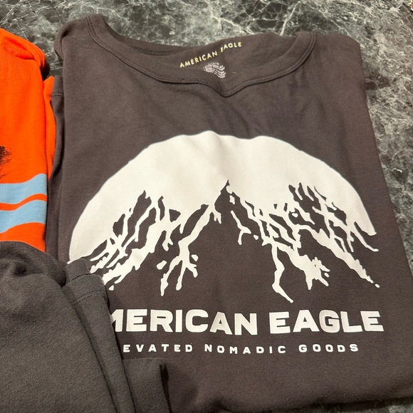 Three large T-shirts for one price… American Eagle, Old Navy, Gap..  ￼like New - Picture 7 of 16